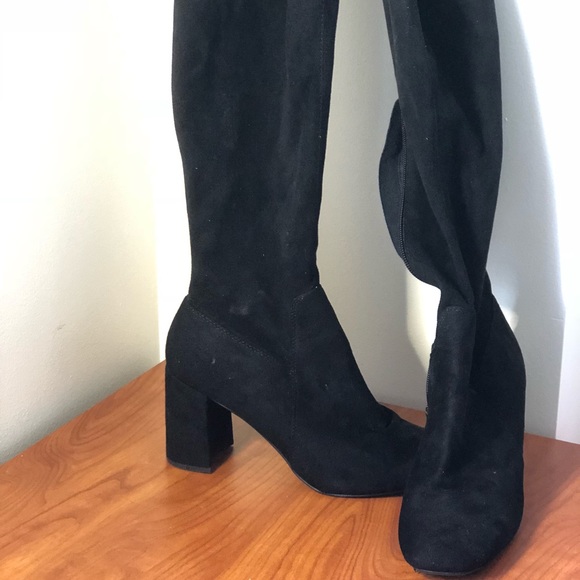 Black thigh high boots - Picture 2 of 3